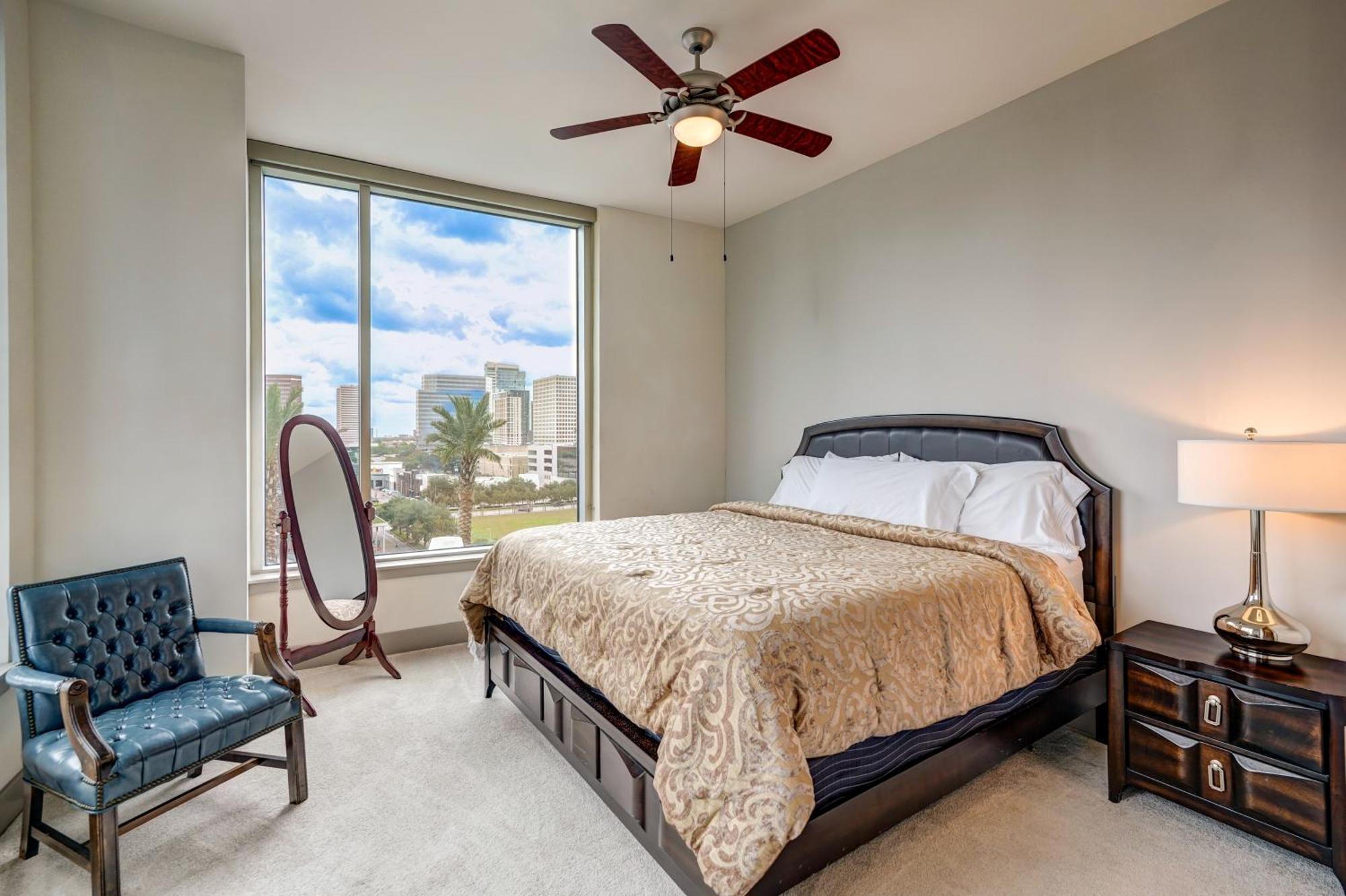 Hanover Post Oak Houston Room photo